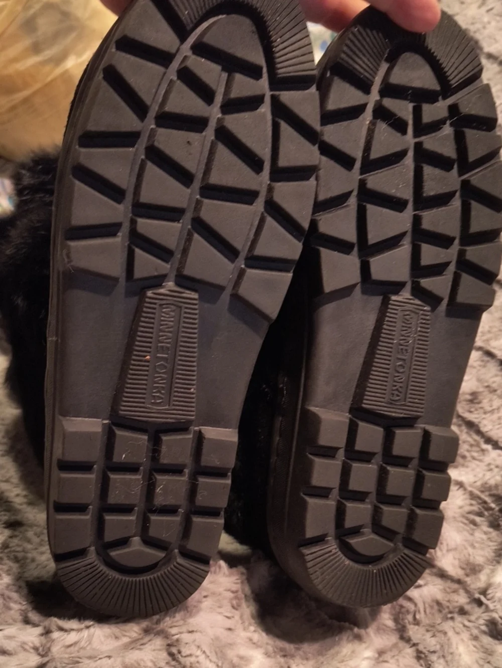 Minnetonka Suede With Rabbit Fur Boots Woman's